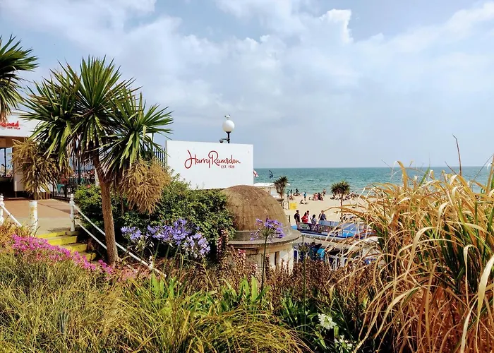 Hartford Court, East Cliff, . Walk To Beach And Town