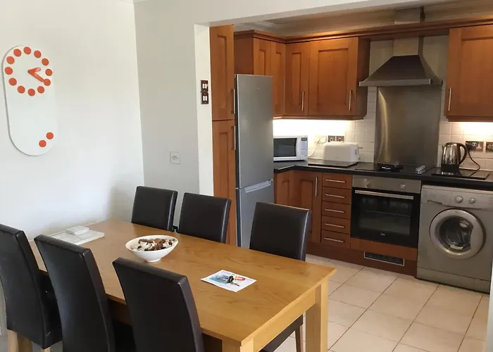 Hartford Court, East Cliff, . Walk To Beach And Town